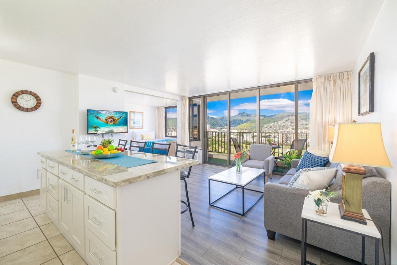 Waikiki Escapade Mountain Views Condo, Steps To Beach With Parking Perk Χονολουλού Εξωτερικό φωτογραφία