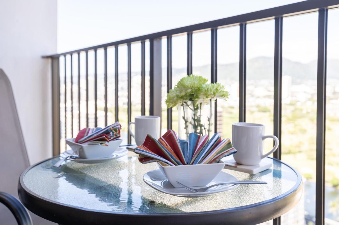 Waikiki Escapade Mountain Views Condo, Steps To Beach With Parking Perk Χονολουλού Εξωτερικό φωτογραφία
