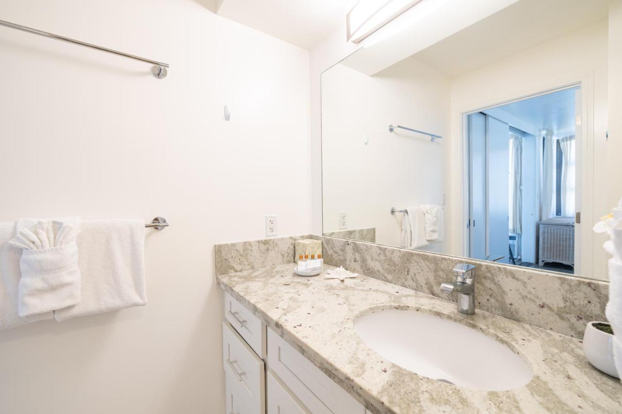 Waikiki Escapade Mountain Views Condo, Steps To Beach With Parking Perk Χονολουλού Εξωτερικό φωτογραφία